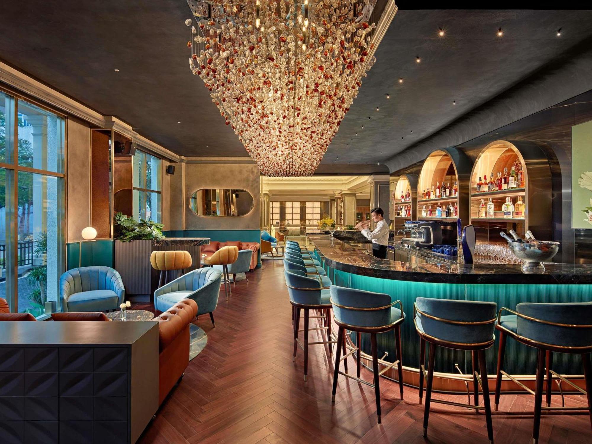 Hotel Moevenpick Centre 5*